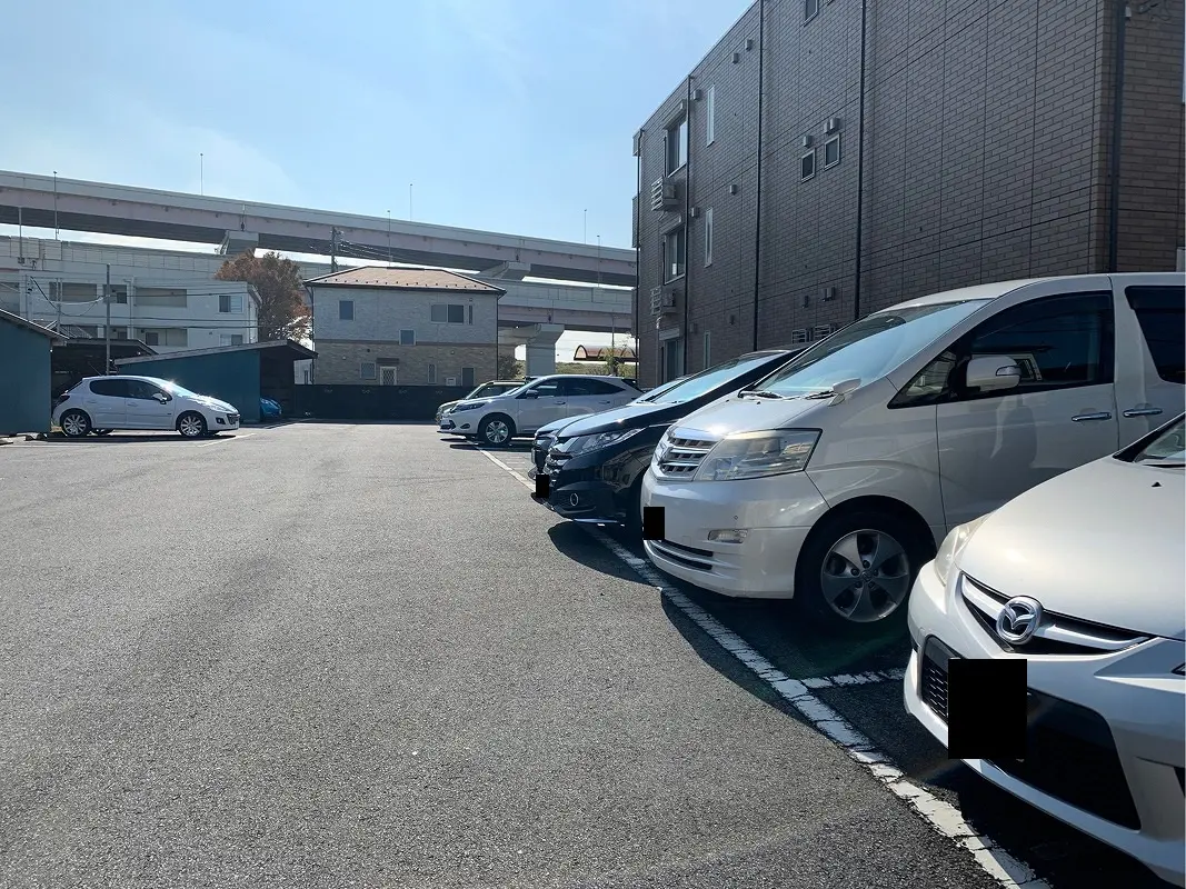 足立区本木西町　月極駐車場